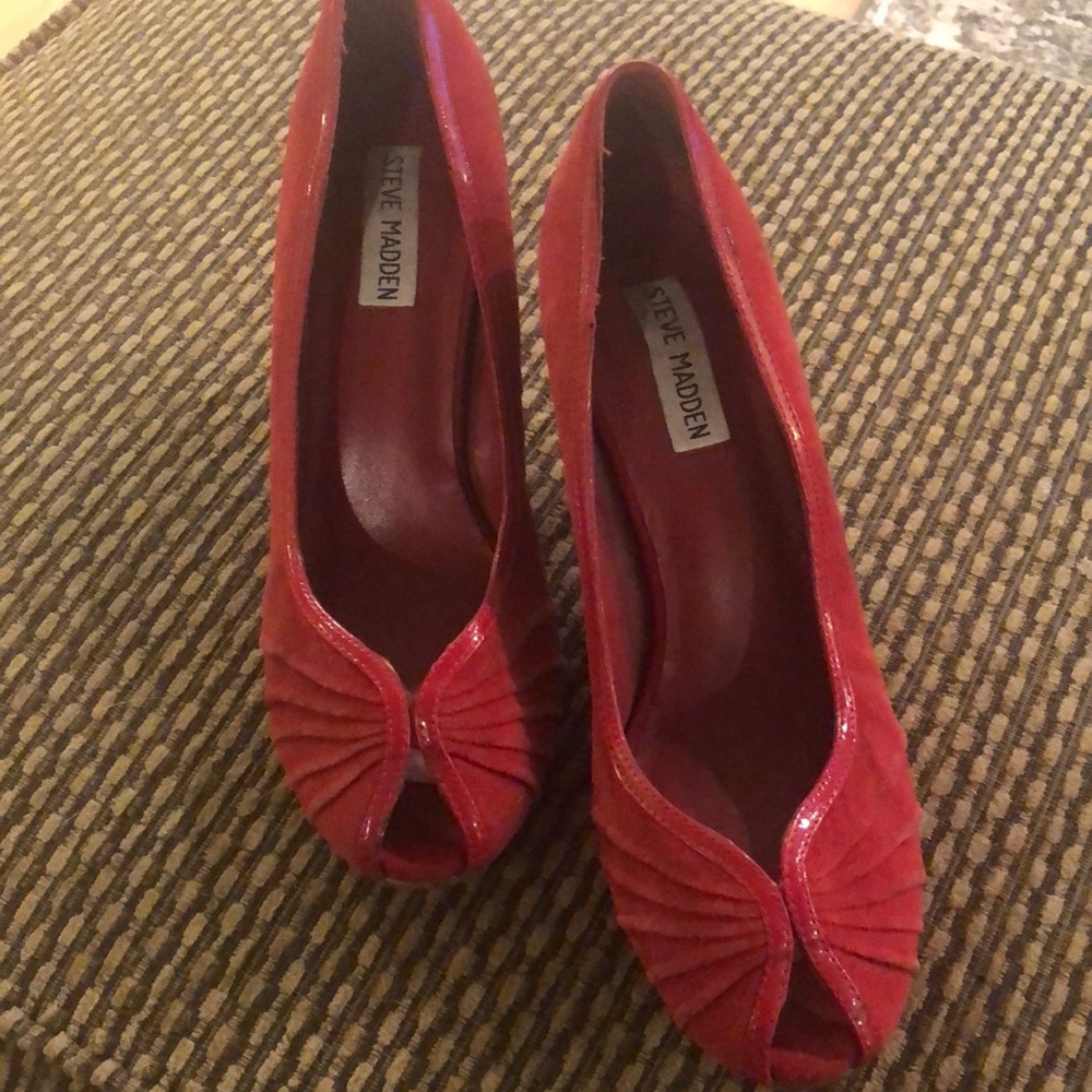 Steve Madden Red Suede peep toe High Heels